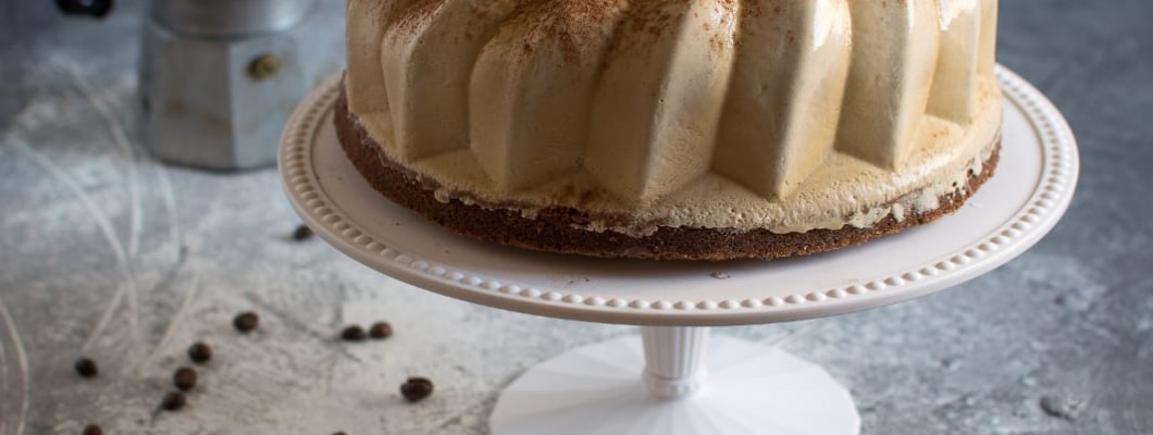 Parfait al caffè su biscuit al cioccolato liquido